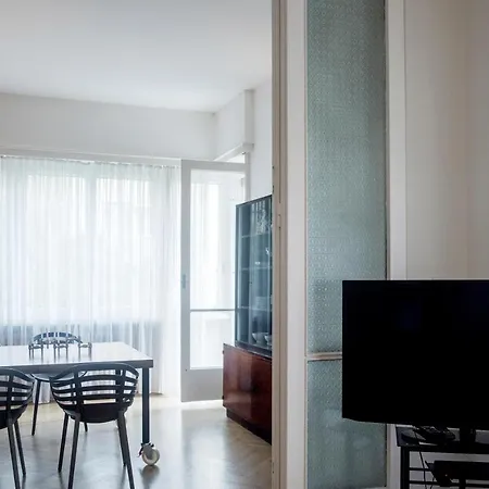 Luxury Bauhaus Apartament